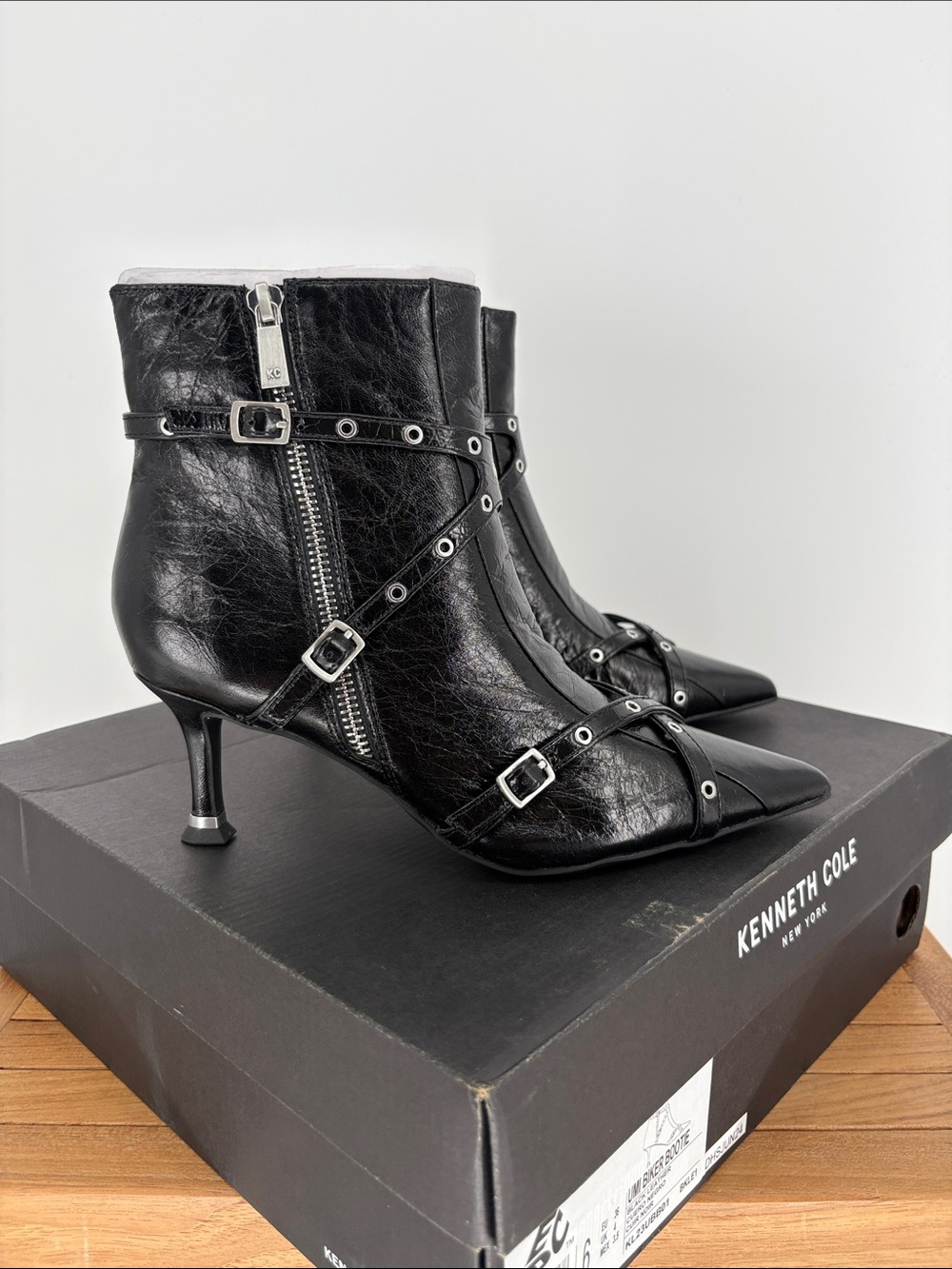 New Kenneth Cole Black UMI BIKER BOOTIE SIZE 6 - Picture 2 of 6